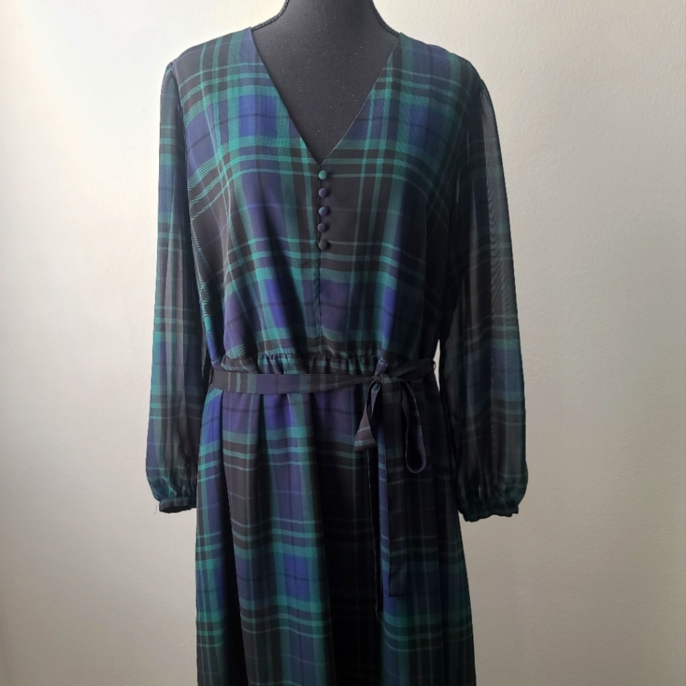 Long sleeve V neck dress